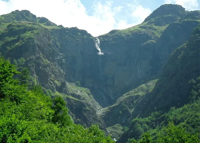 Roden Dom Gasthuis Apriltsi (Lovech)