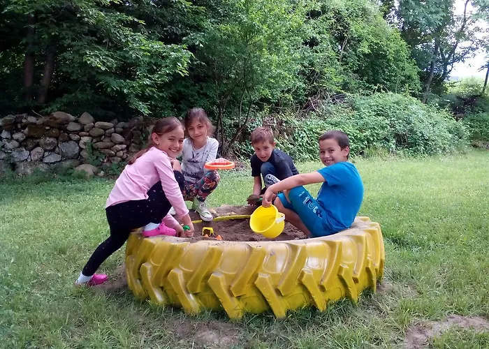 Roden Dom Apriltsi (Lovech)